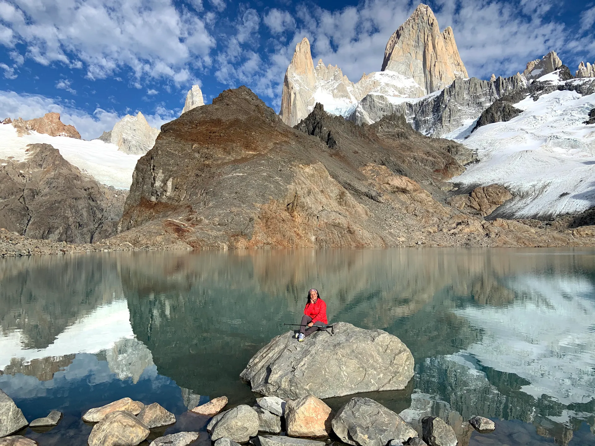 Laguna de los Tres con el macizo Fitz Roy reflejado en el agua